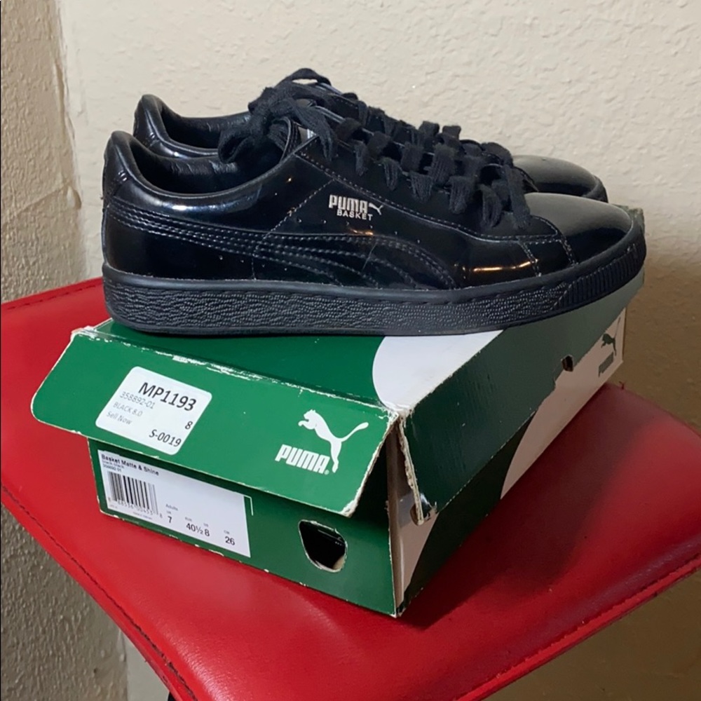 Patent Leather Black Basket Pumas